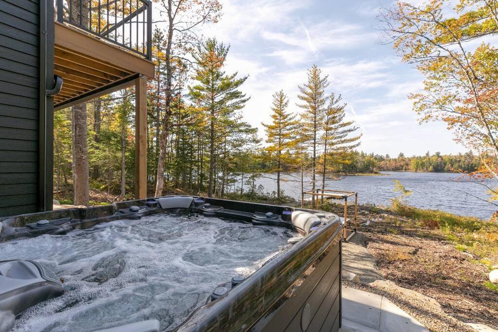Numinous Cottage Long Lake Oasis Centre Rawdon ภายนอก รูปภาพ